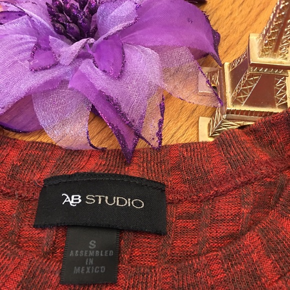 AB Studio sleeveless knit top size s - Picture 2 of 5